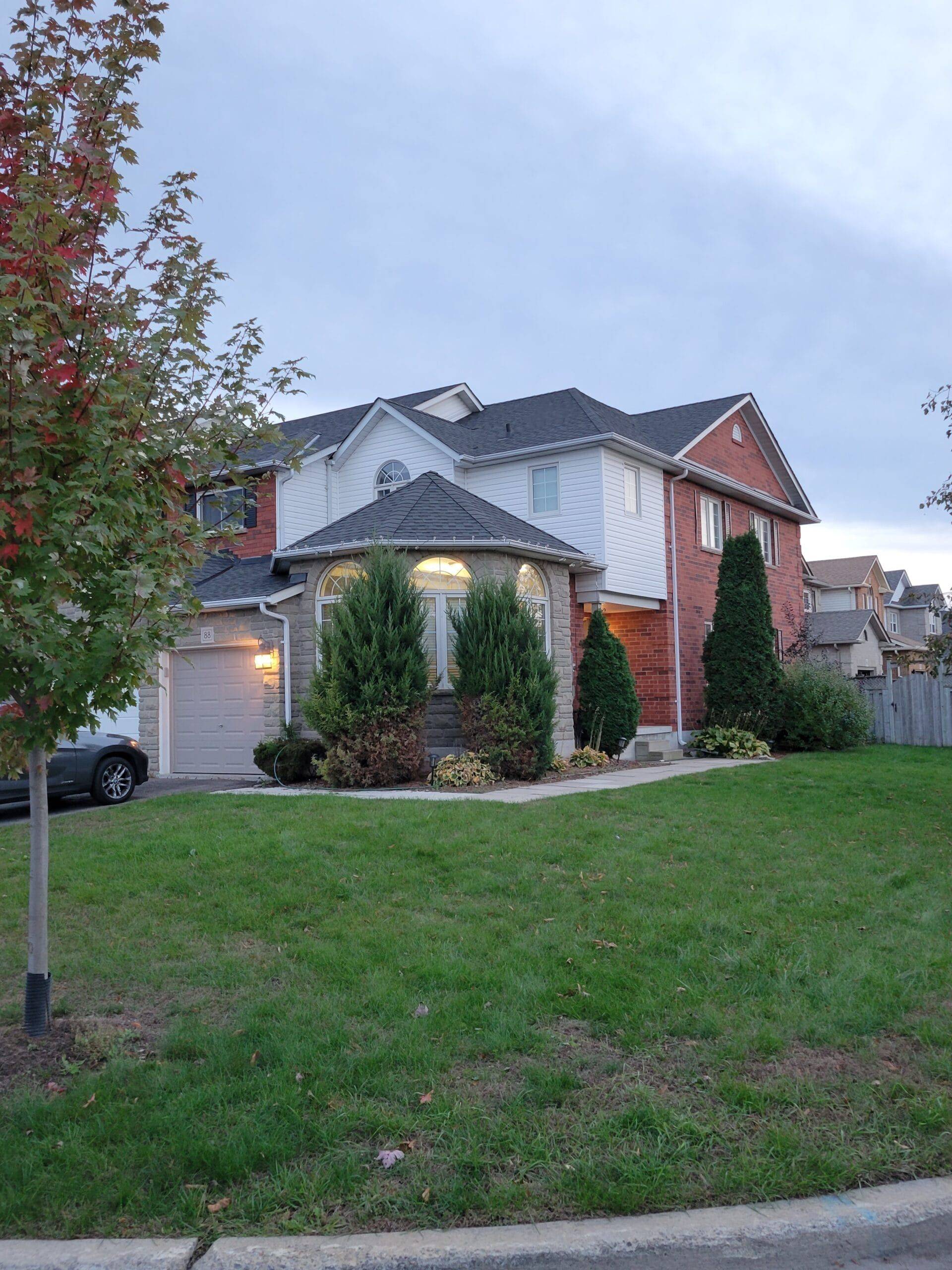 Clarington, ON L1E 3E6,88 Wade SQ