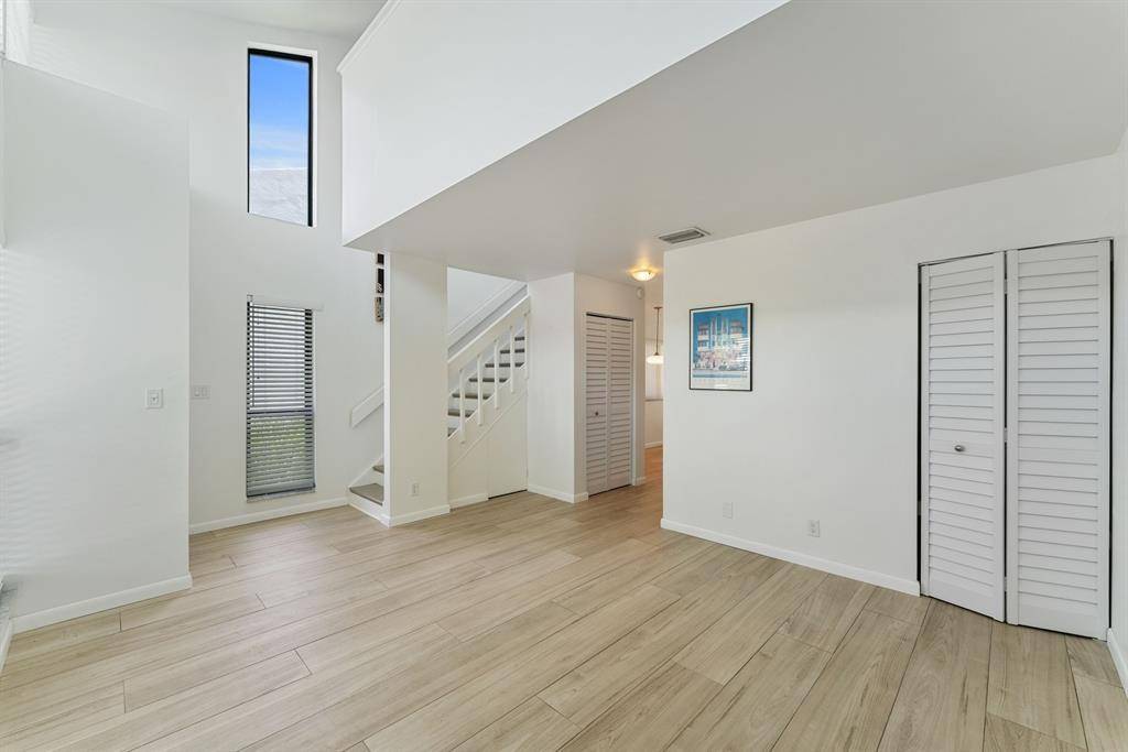 Oakland Park, FL 33334,3900 NE 18th Ave #36H