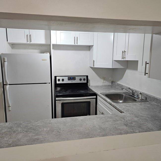 Lauderdale Lakes, FL 33313,4848 NW 24th Ct #112