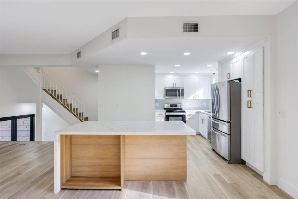 Fort Lauderdale, FL 33304,1401 NE 9 ST #23