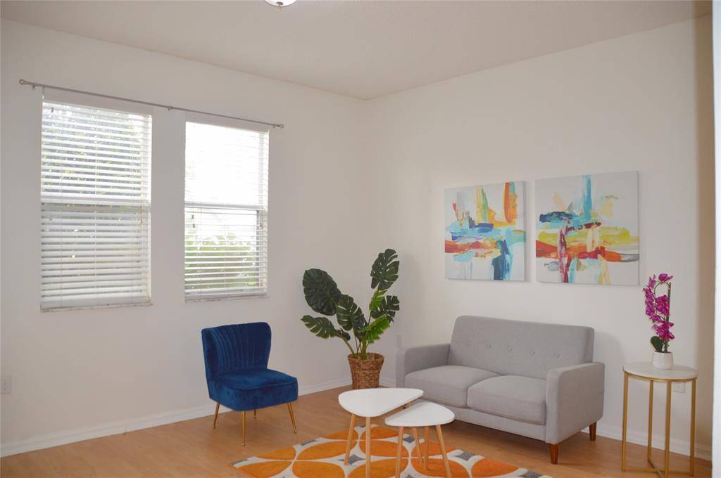 Fort Lauderdale, FL 33301,533 NE 3rd Ave #141