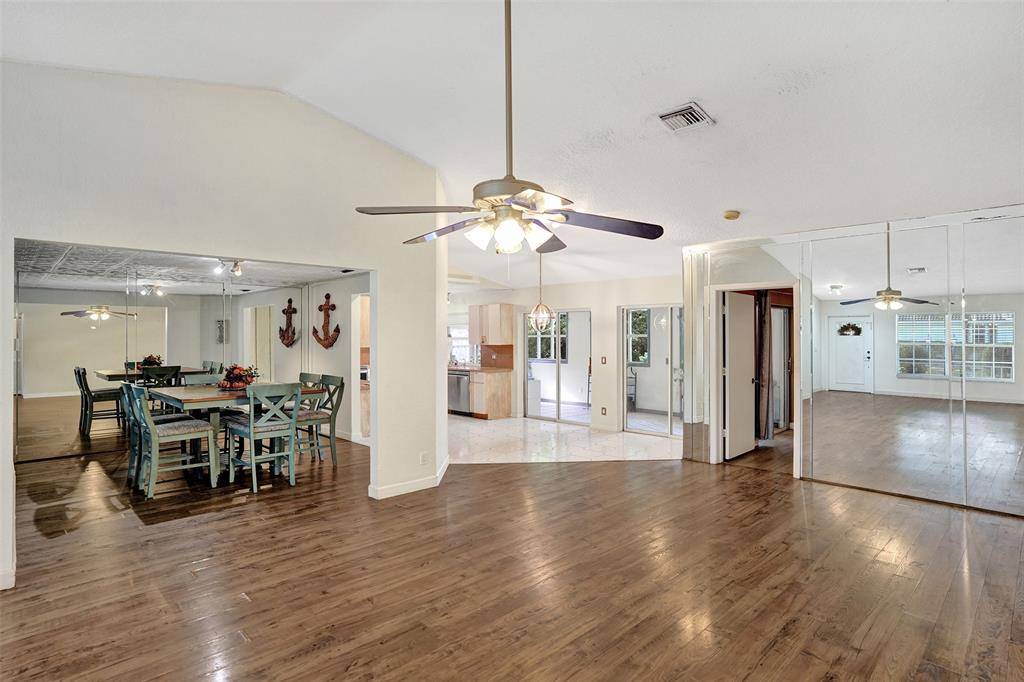 Coral Springs, FL 33067,5372 Pine Circle