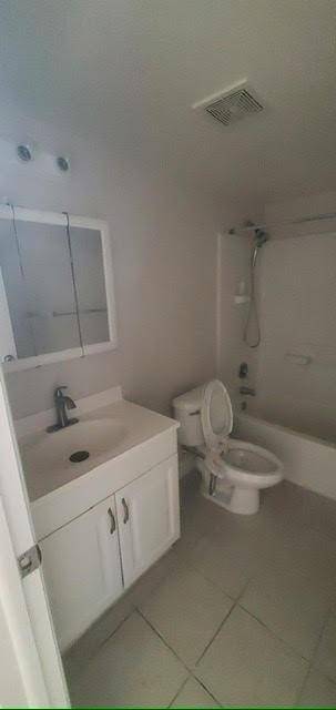 Lake Park, FL 33403,1501 CRESCENT CIR #E-46