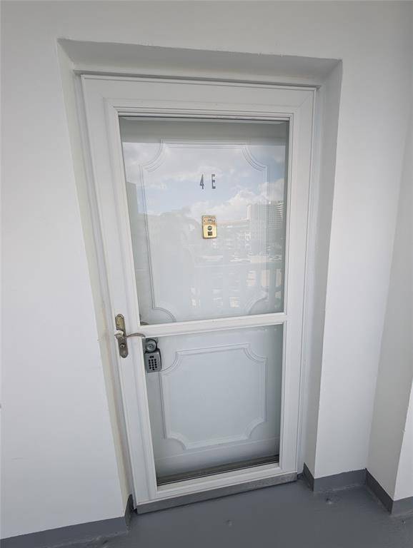 Hallandale Beach, FL 33009,3209 S Ocean Dr #4E