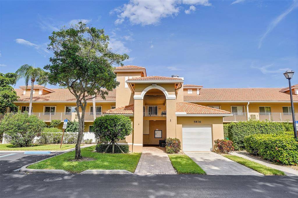 Boynton Beach, FL 33437,5876 Regal Glen Dr #201