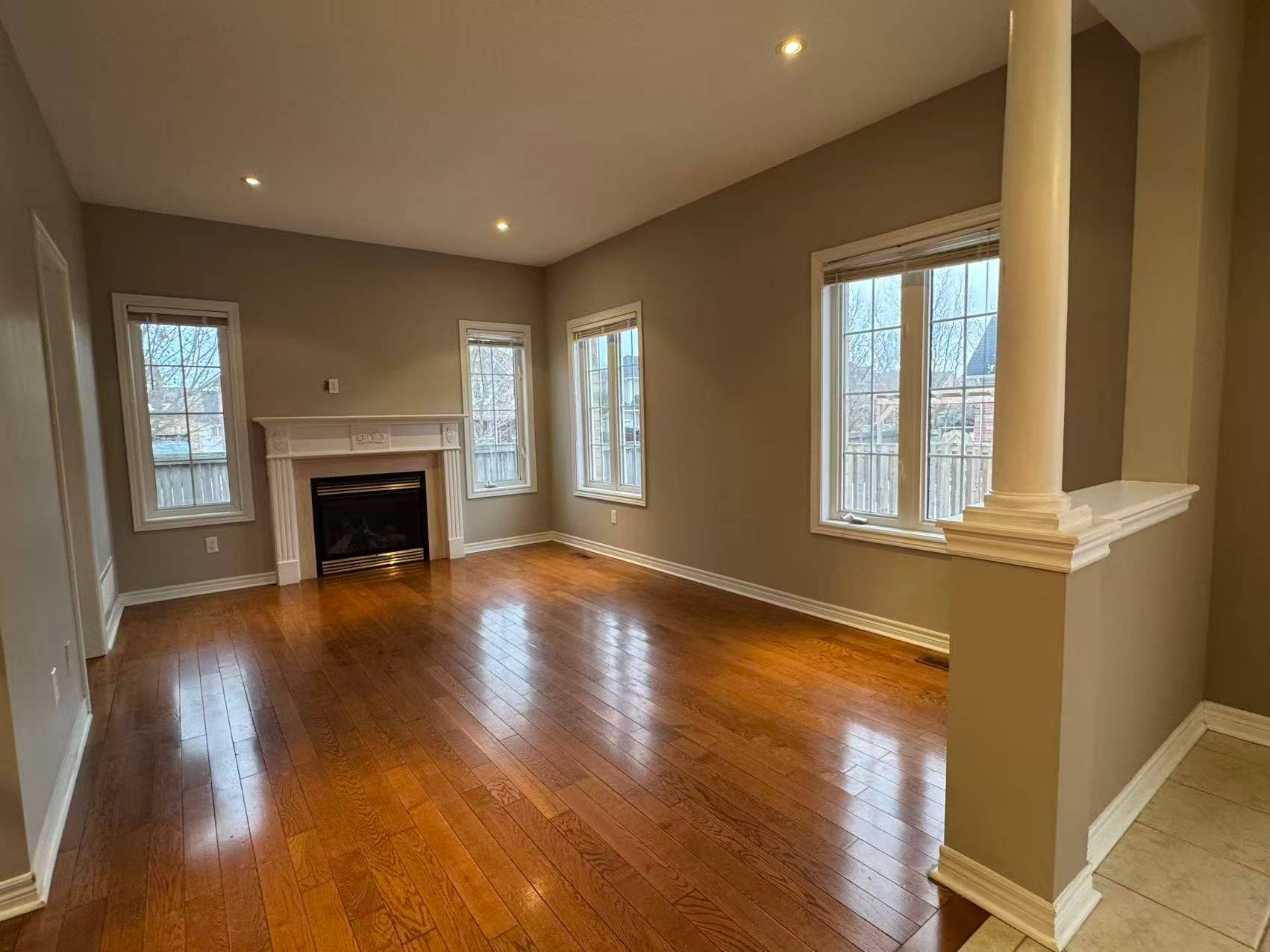 Georgina, ON L4P 4G3,79 Ian DR