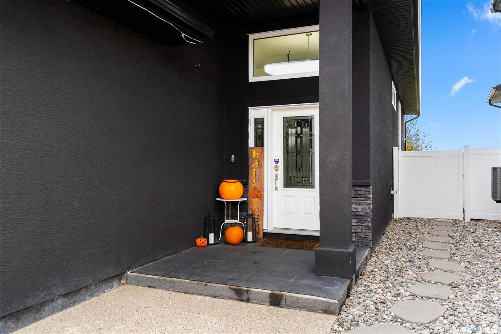 Regina, SK S4W 0H5,5061 Snowbirds CRESCENT