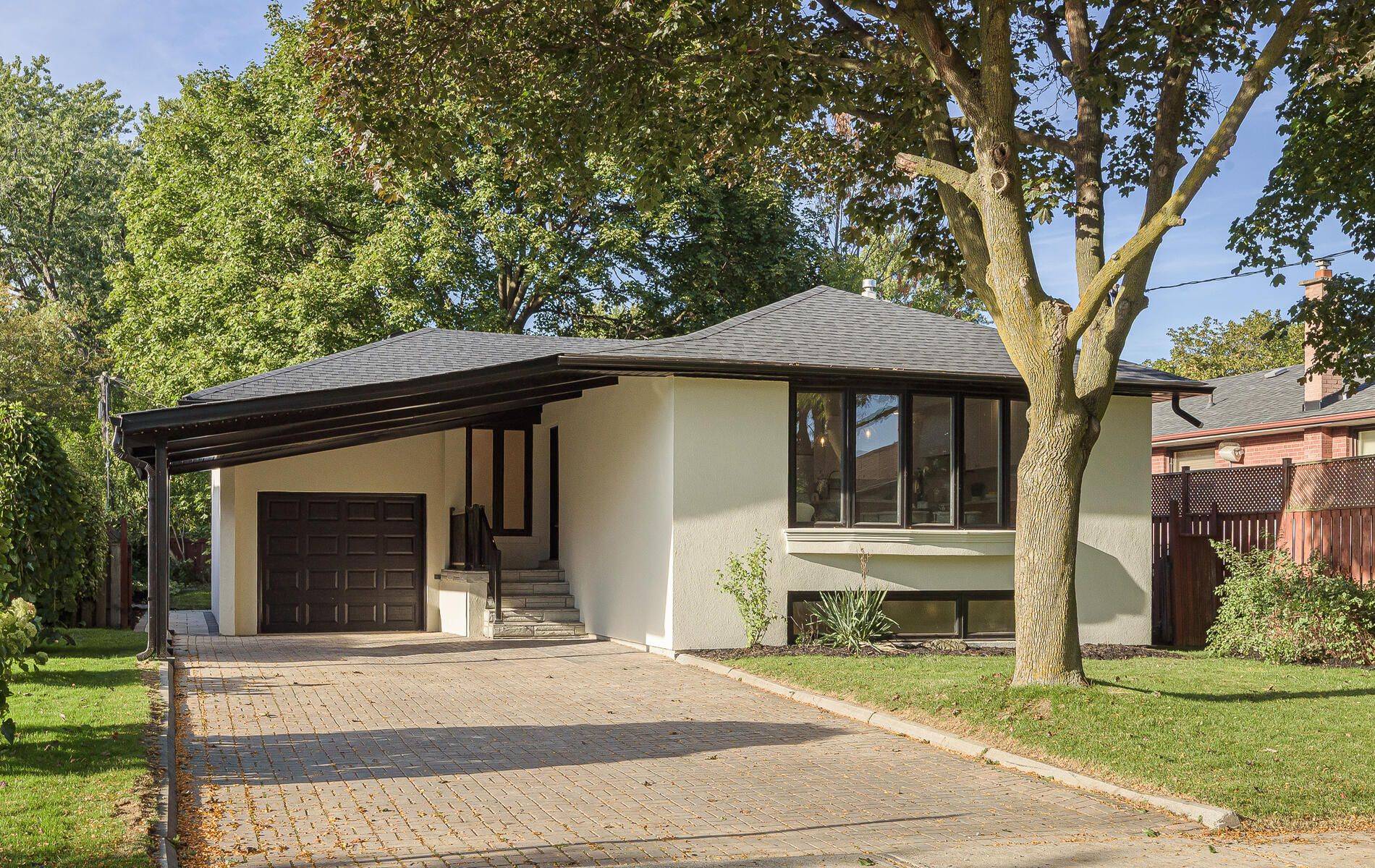 Toronto W08, ON M9C 4M6,27 Hollister RD