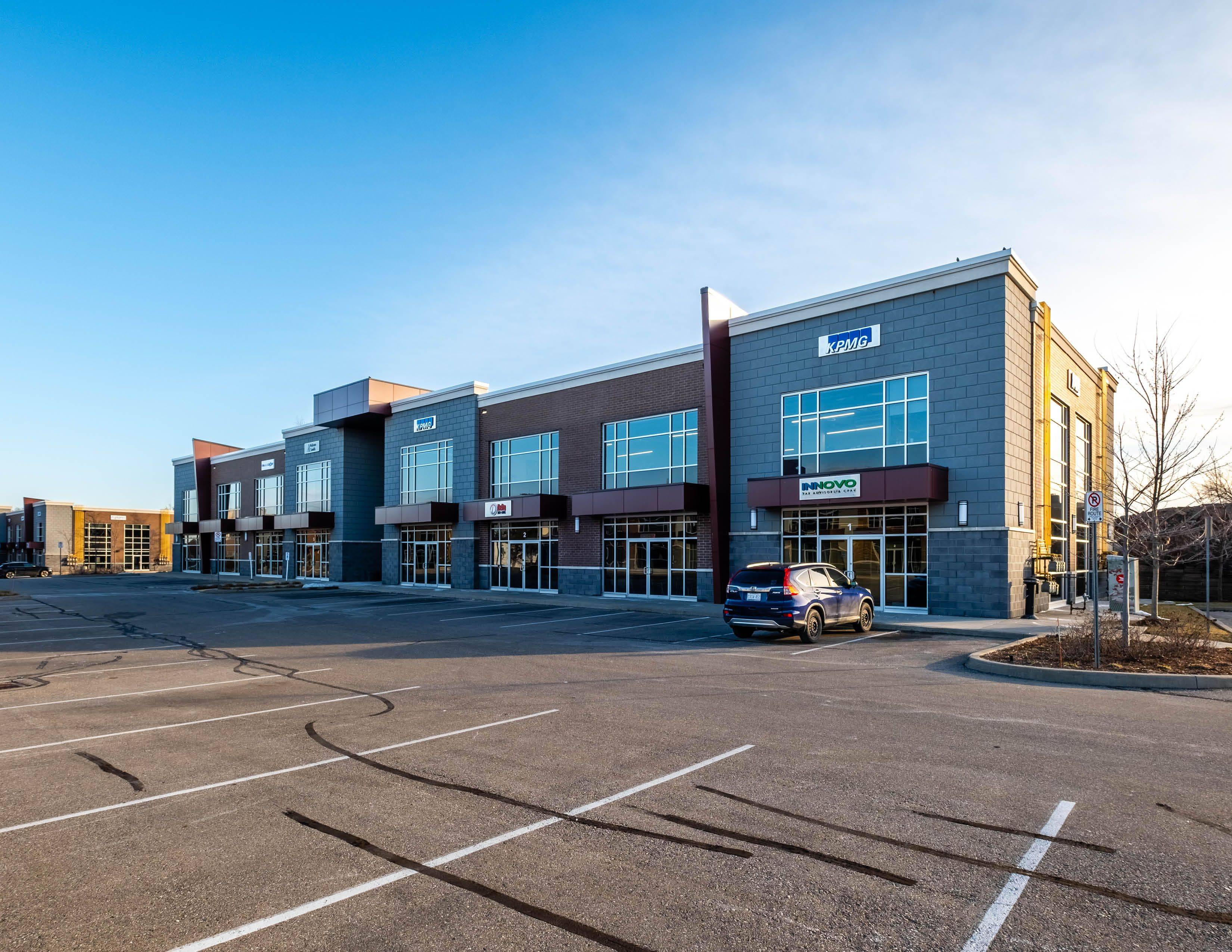 Oakville, ON L6K 2E9,233 Speers RD #16