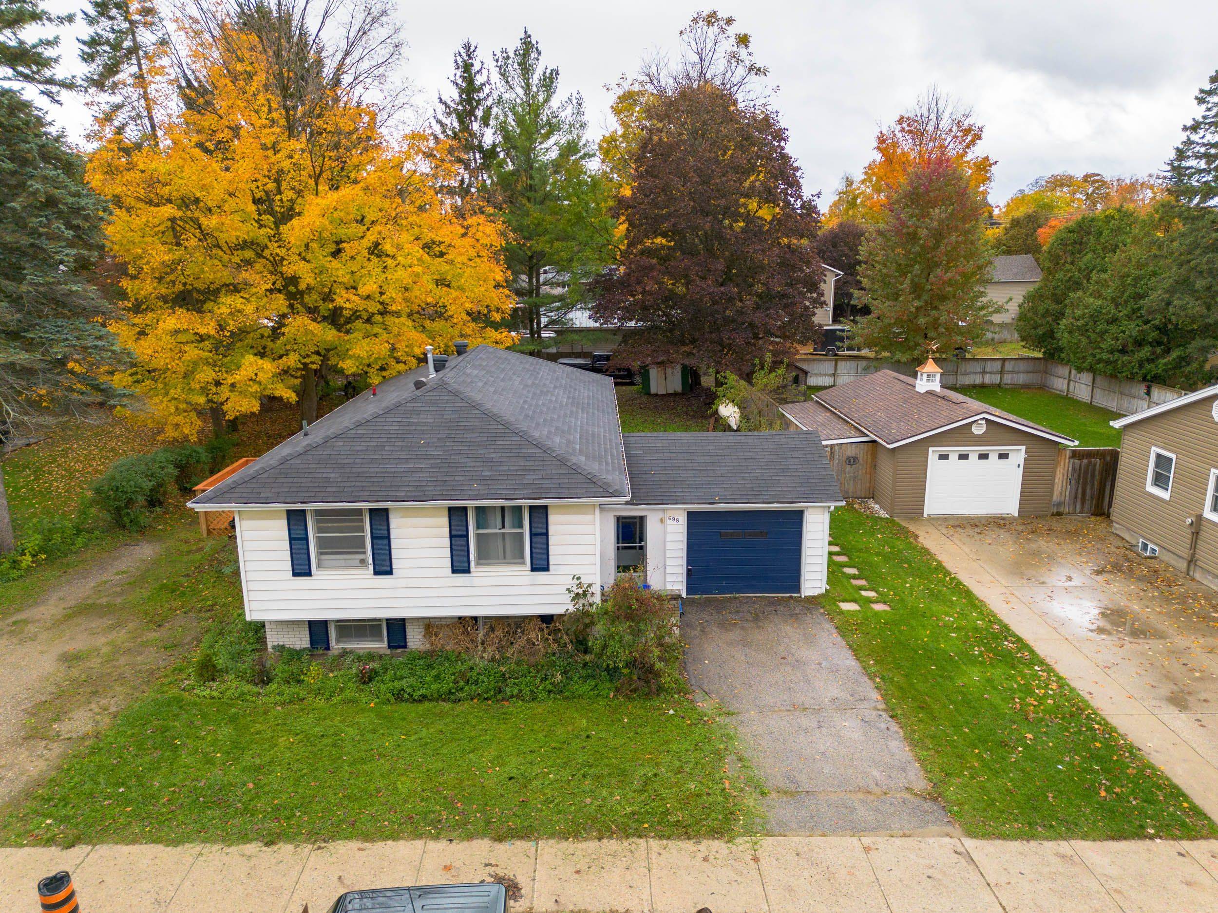 Saugeen Shores, ON N0H 2C0,698 Gustavus ST