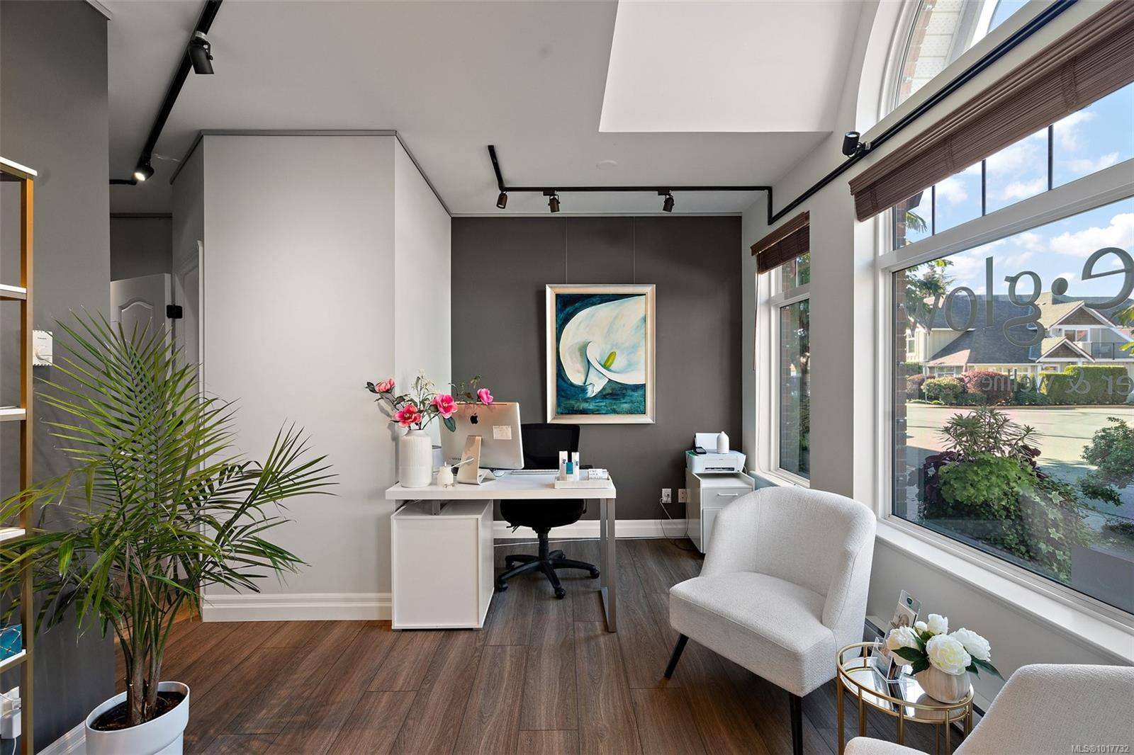 Sidney, BC V8L 3E4,9715 Second St