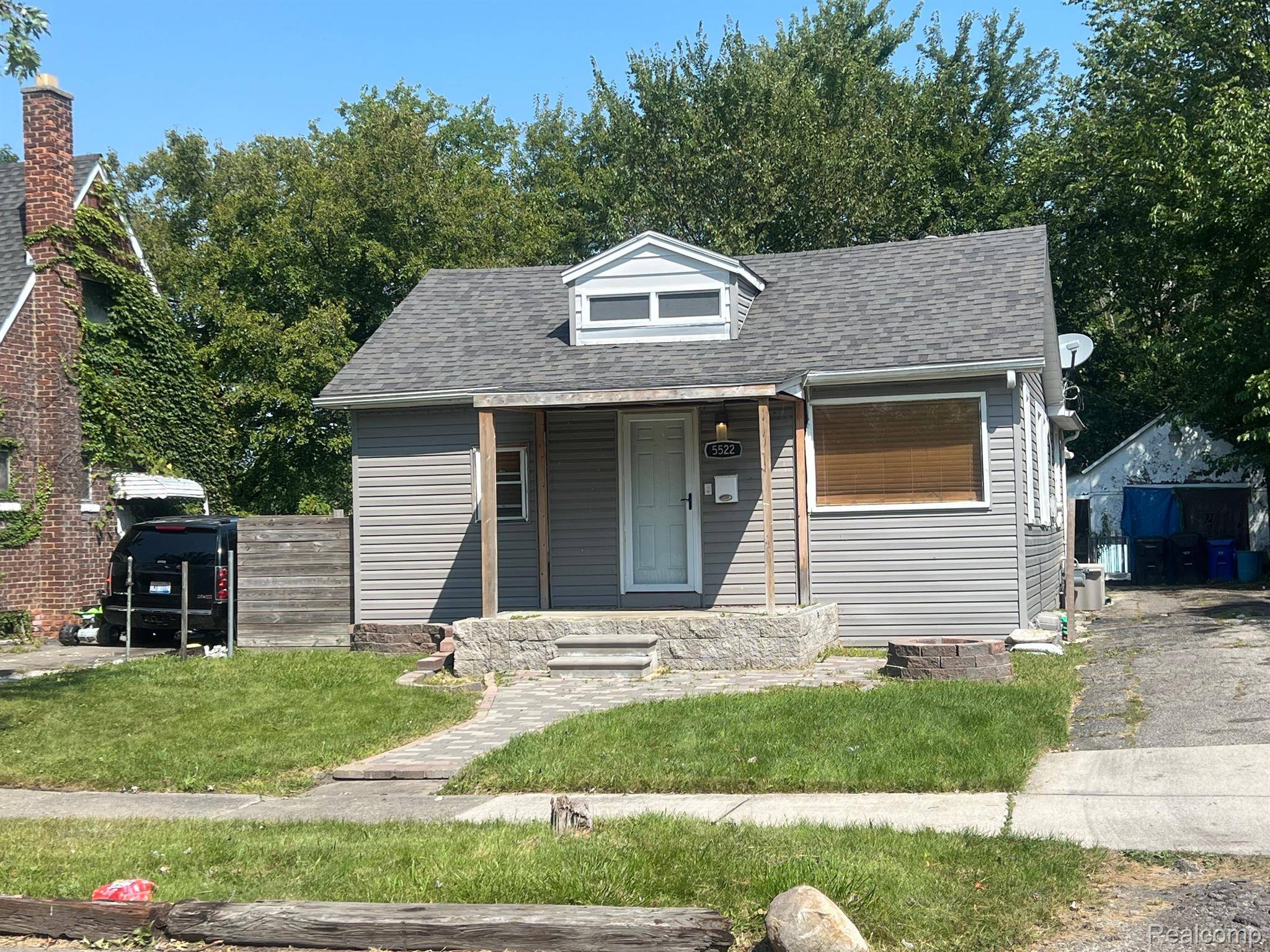 Grosse Pointe, MI 48236,5522 ASHLEY ST