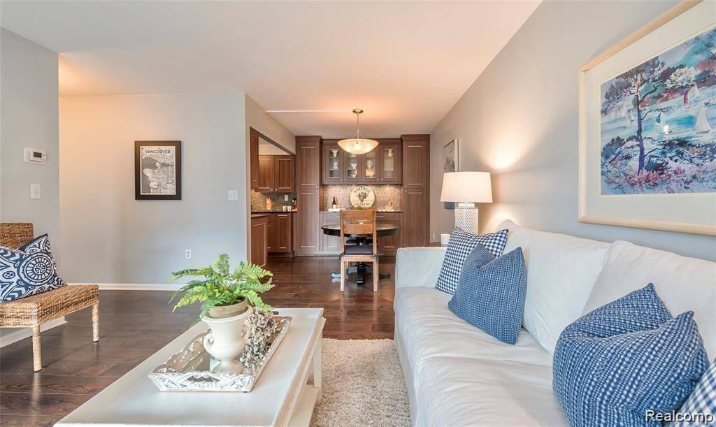 Birmingham, MI 48009,411 S Old Woodward Ave. #723