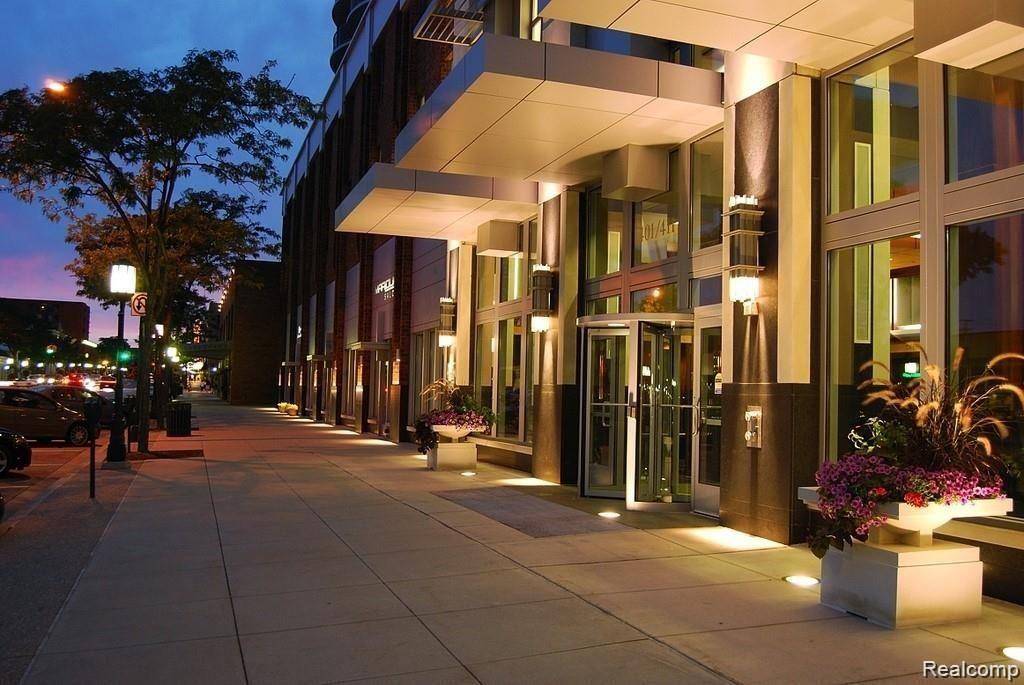 Birmingham, MI 48009,411 S Old Woodward Ave. #723