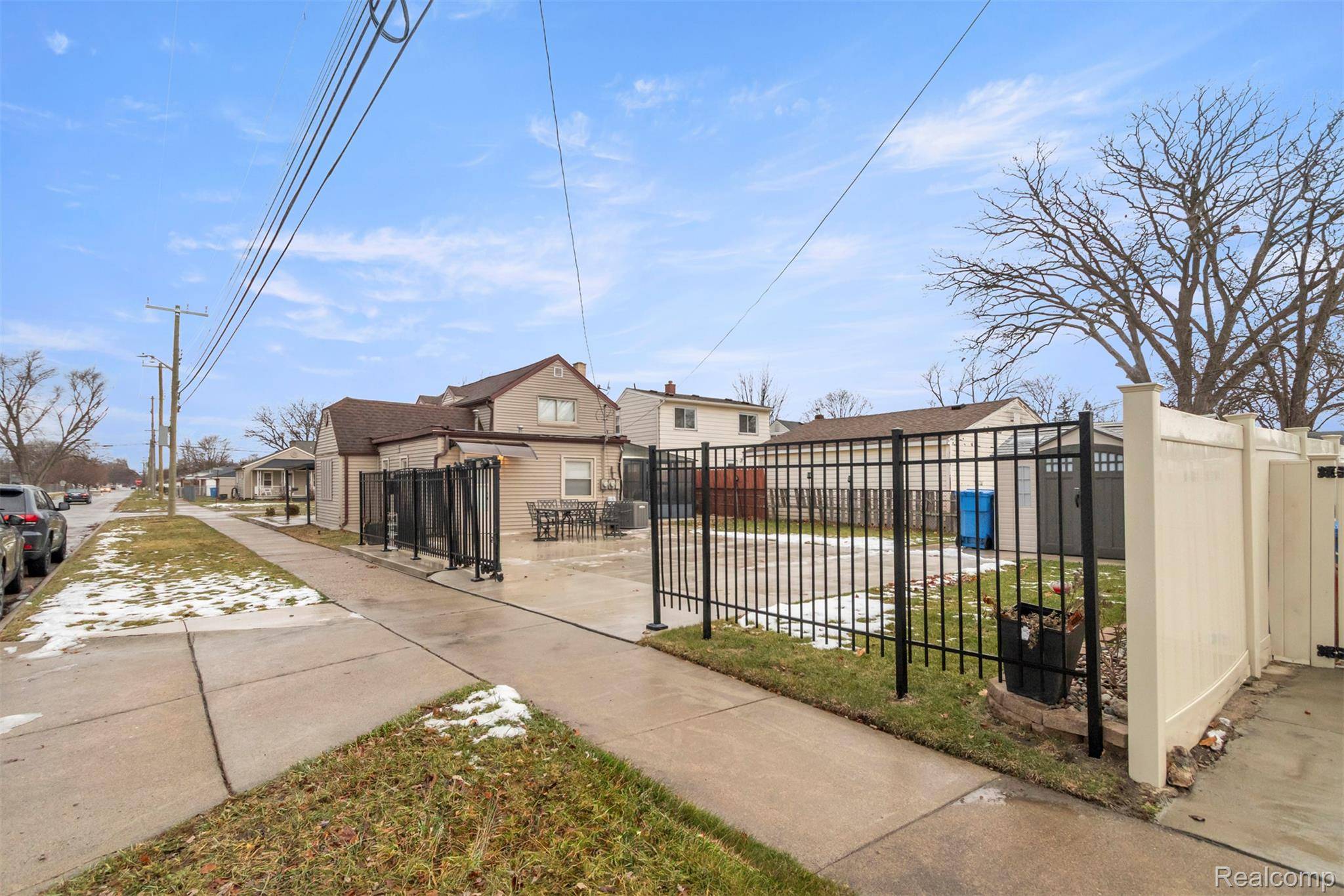 Dearborn Heights, MI 48125,4221 Campbell ST