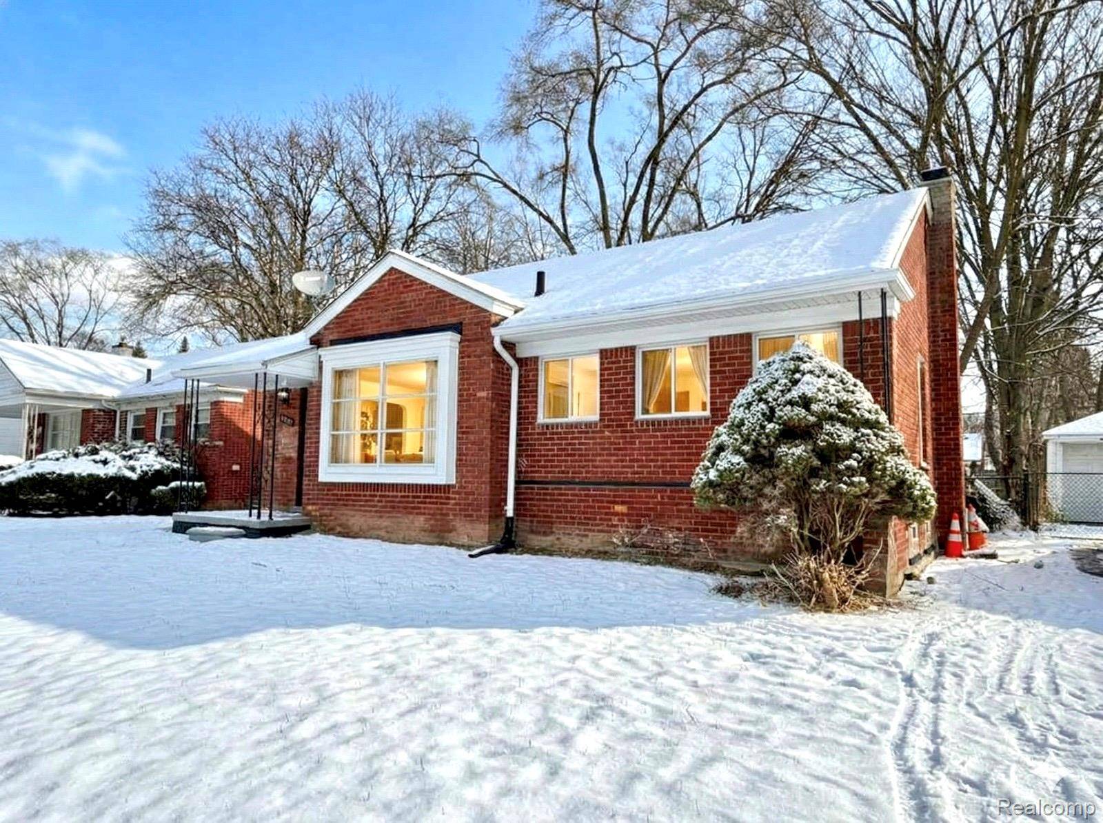 Detroit, MI 48228,9550 Heyden ST