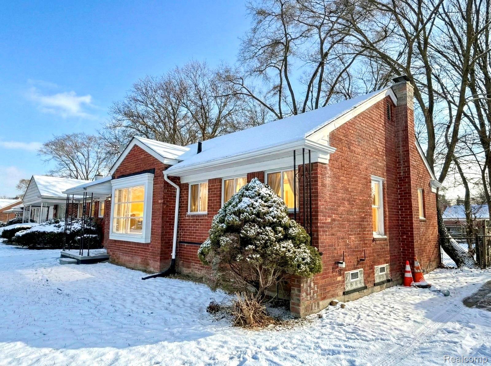 Detroit, MI 48228,9550 Heyden ST