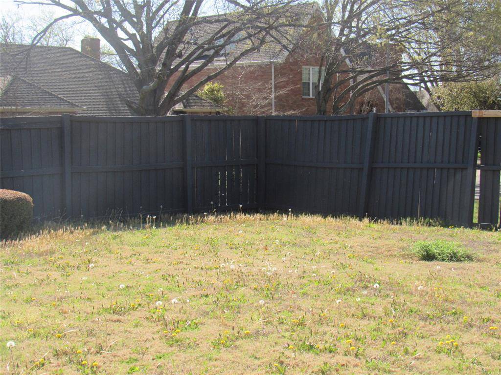 Dallas, TX 75243,9754 Amberley Drive