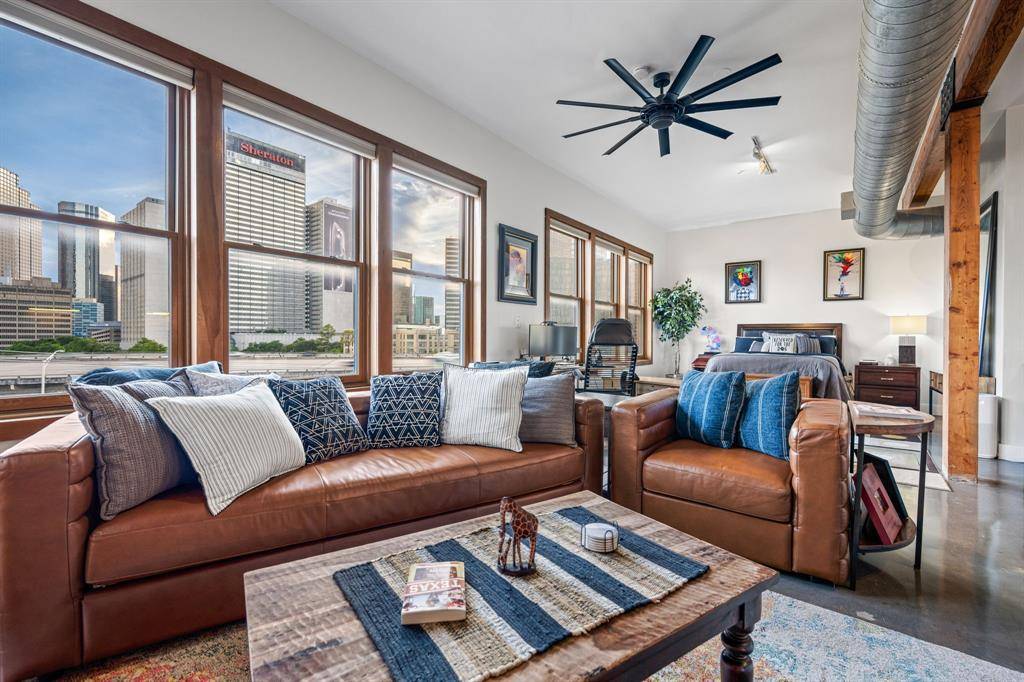 Dallas, TX 75204,2502 Live Oak Street #332