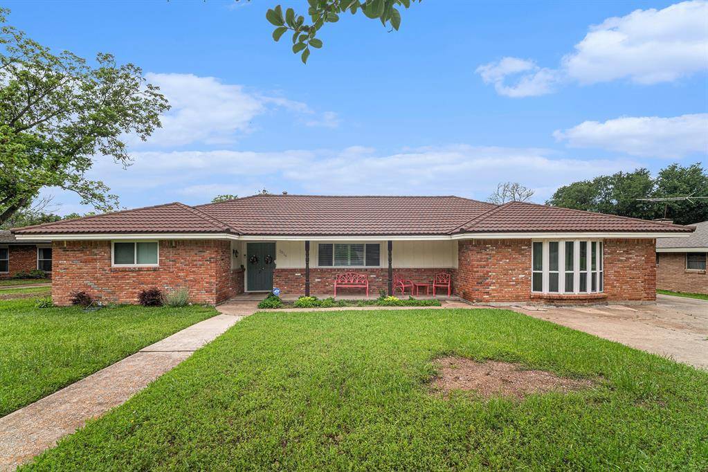Fort Worth, TX 76133,5816 Whitman Avenue