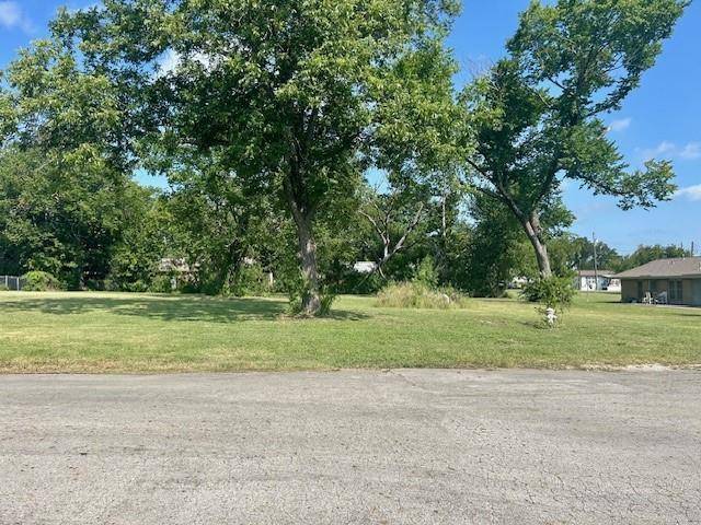 Groesbeck, TX 76642,311 N Leon Street