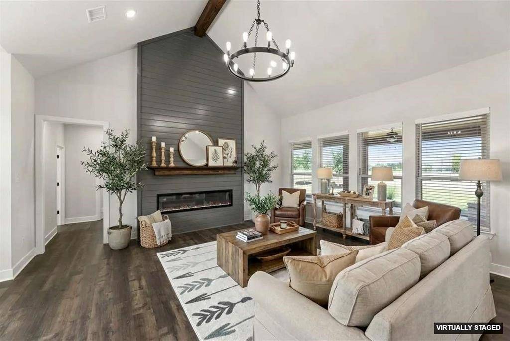 Azle, TX 76020,441 Collum View