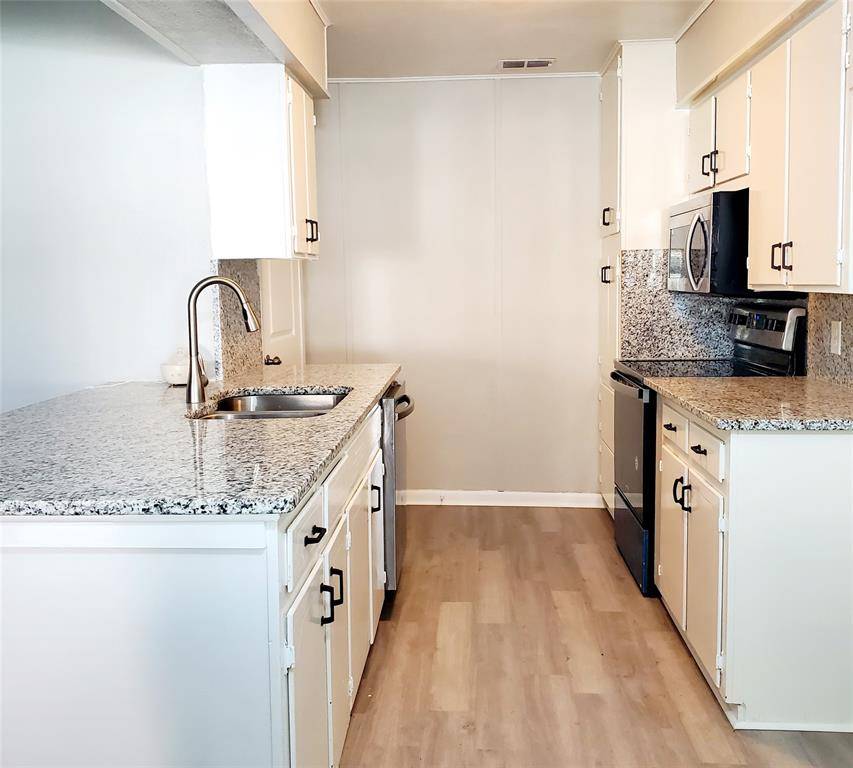 Savoy, TX 75479,202 W Whitewright Road