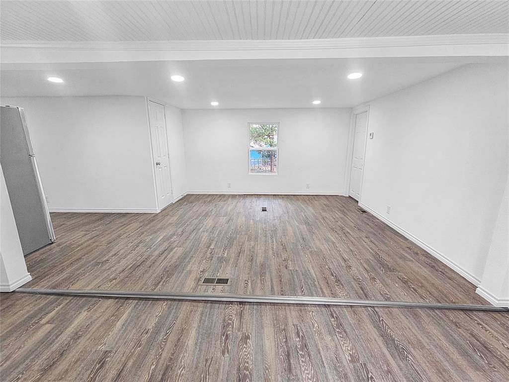 Gun Barrel City, TX 75156,106 Silveroaks Street