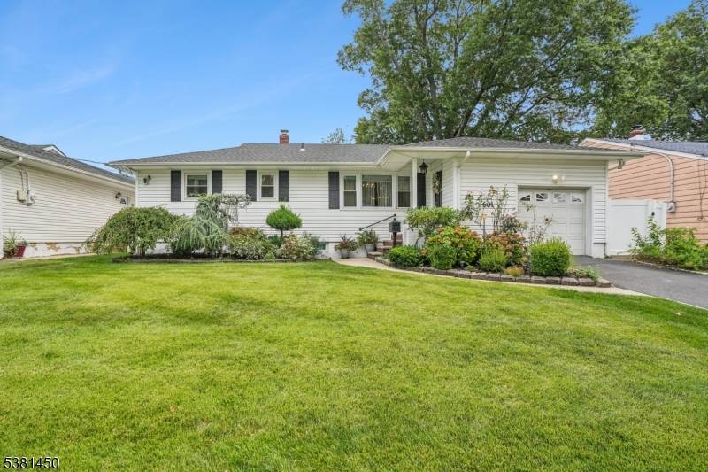 Linden City, NJ 07036,601 Birchwood Rd