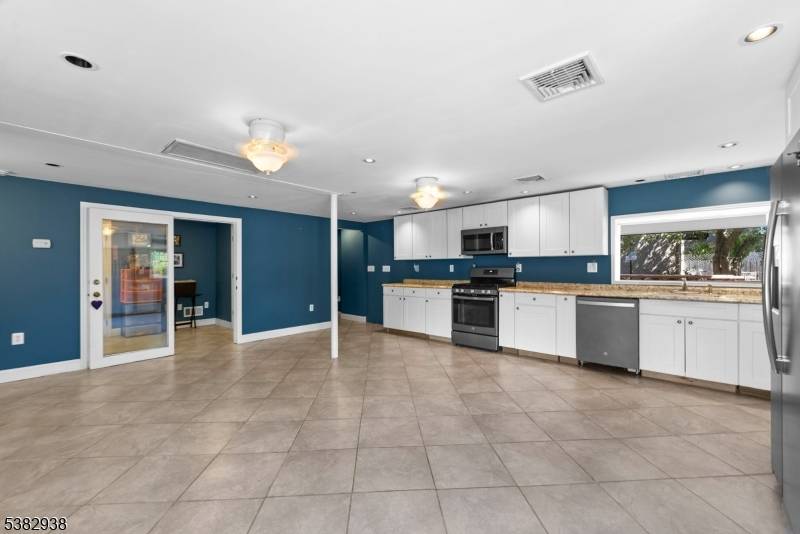 New Milford Boro, NJ 07646,243 Main St