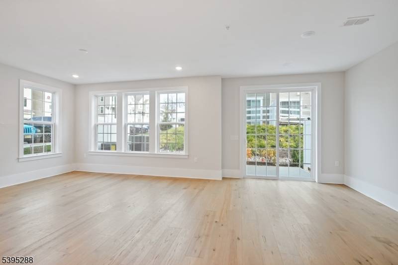 Warren Twp., NJ 07059,102 Iris Ct