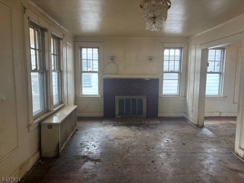 East Orange City, NJ 07018,11 Grand Ave