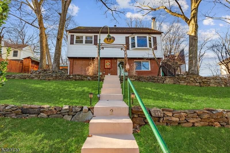 Wanaque Boro, NJ 07420,2 Roger Ave