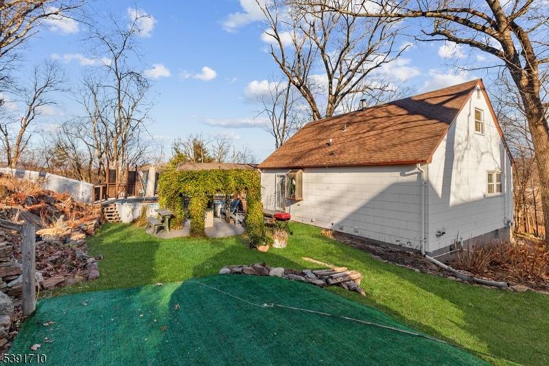 Wanaque Boro, NJ 07420,2 Roger Ave