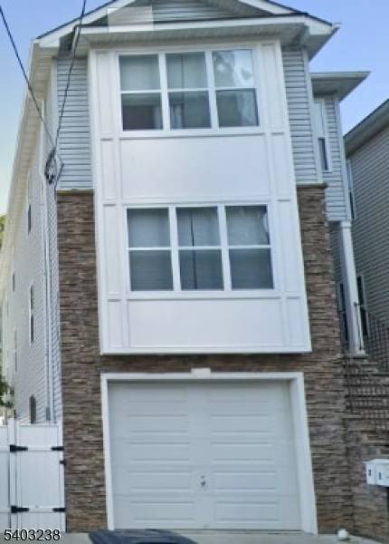 Newark City, NJ 07112,201 Schuyler Ave