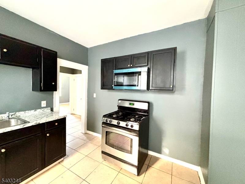 East Orange City, NJ 07018,150 Eppirt St