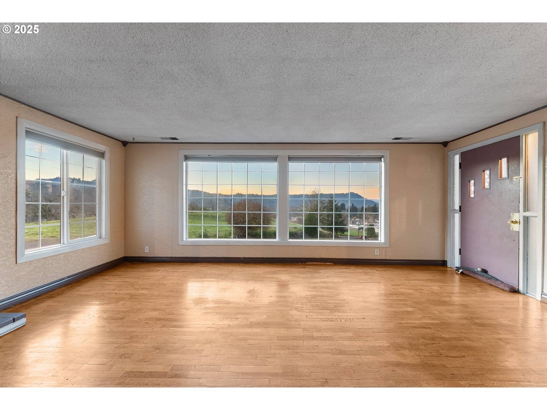 Roseburg, OR 97471,1183 LOOKINGGLASS RD