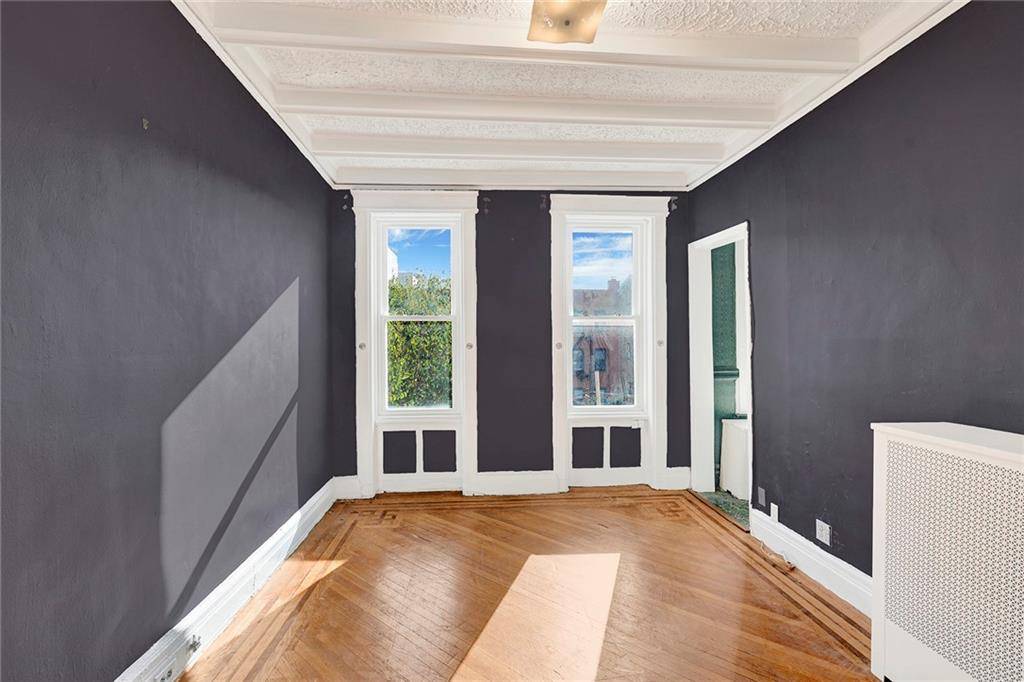 Brooklyn, NY 11209,370 85th ST