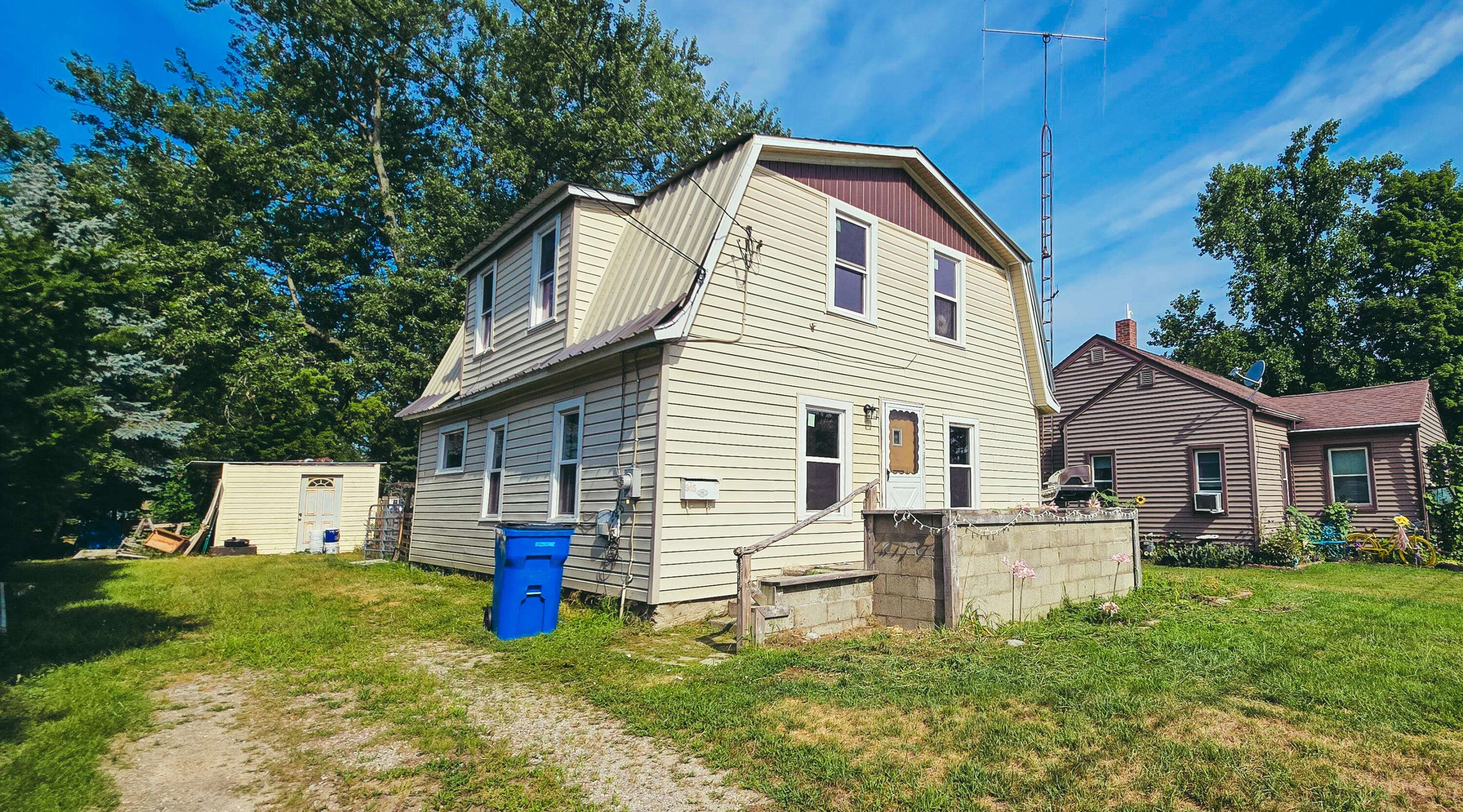 Morenci, MI 49256,945 N Summit ST