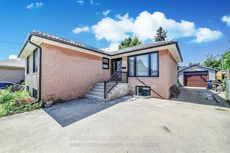 Toronto E09, ON M1H 2P4,39 Aveline CRES #Main