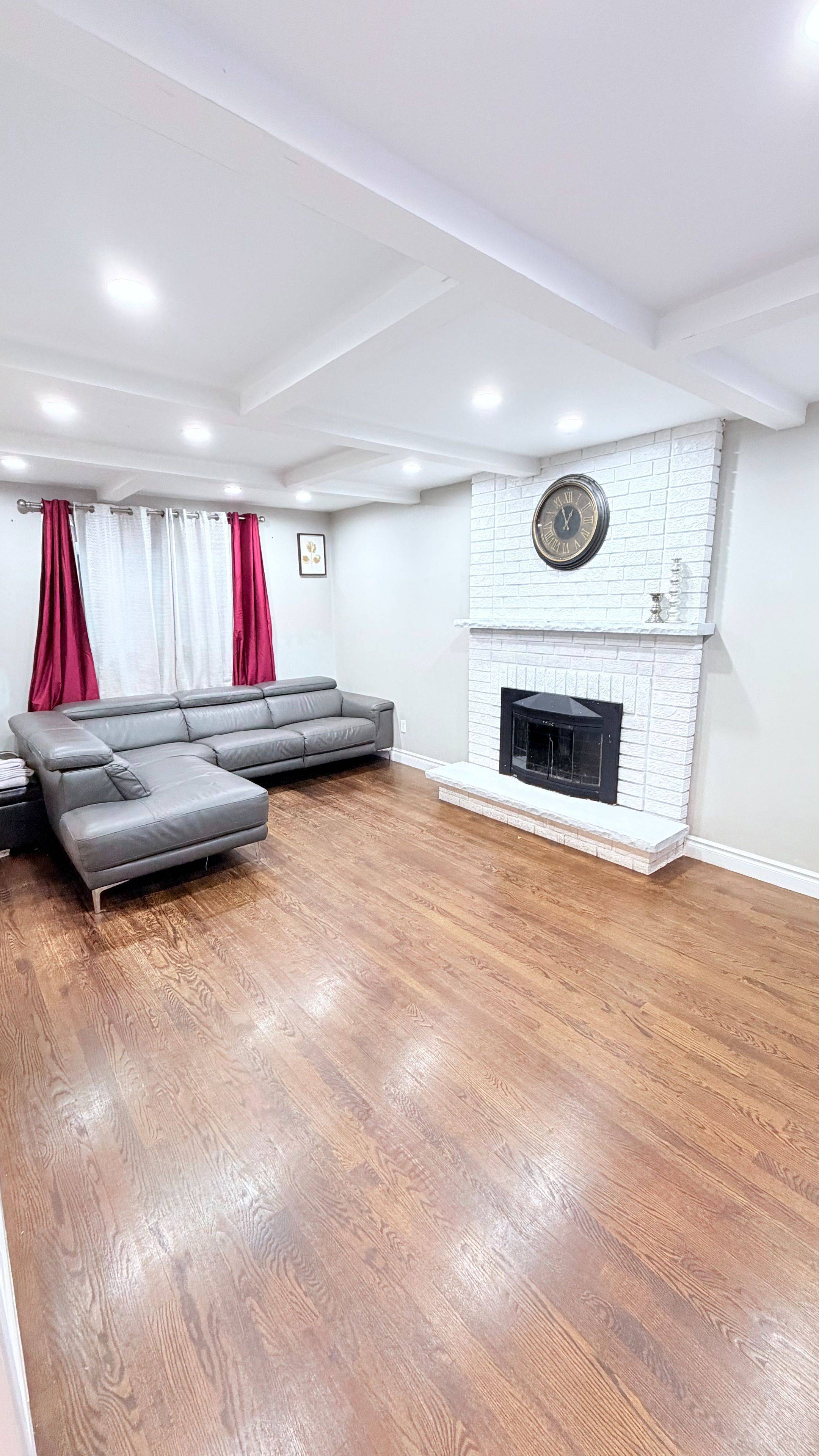 Whitby, ON L1R 1Y2,36 Ravenview DR