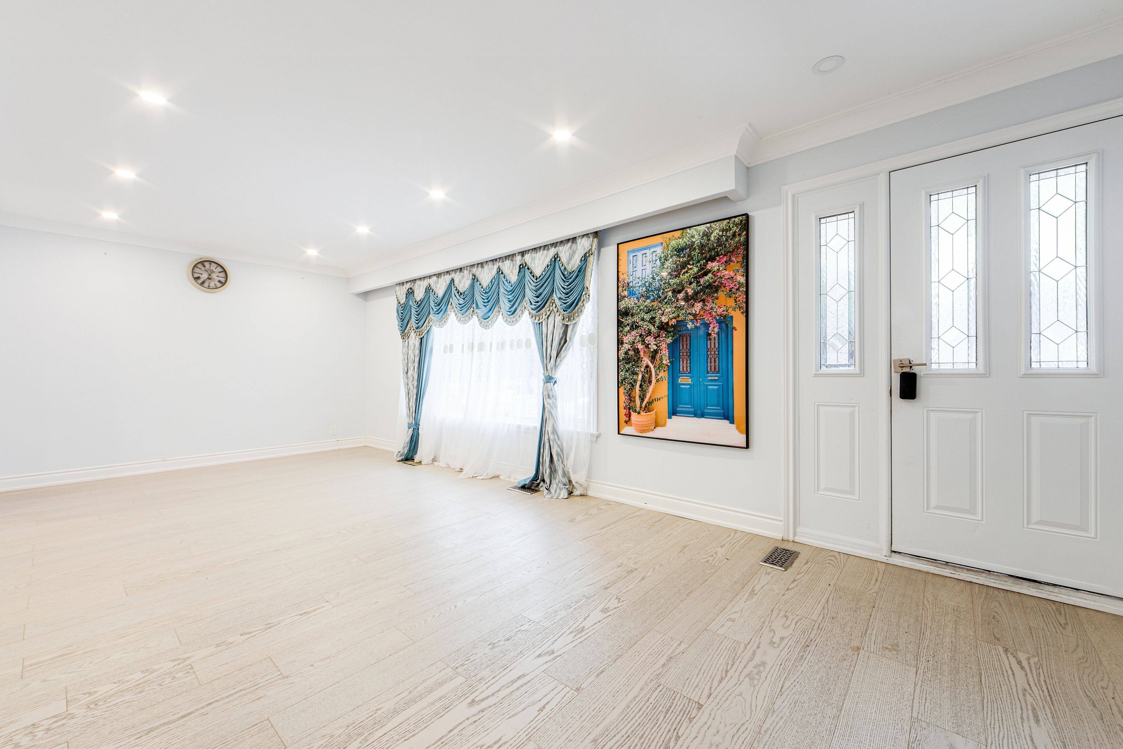 Toronto E09, ON M1J 2B7,20 Rossander CT #Main Floor