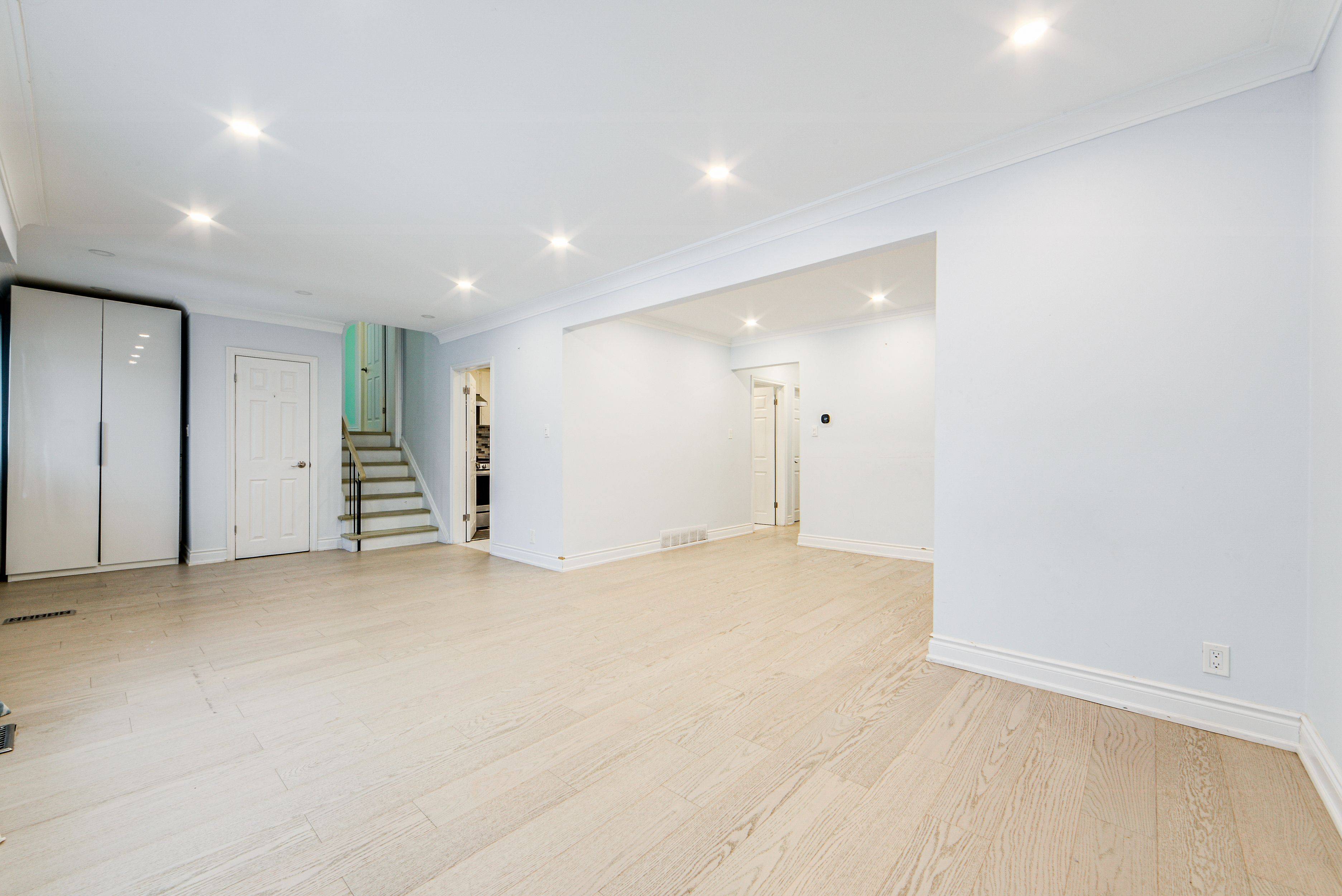 Toronto E09, ON M1J 2B7,20 Rossander CT #Main Floor