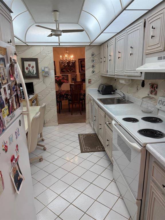 Lauderhill, FL 33319,7081 Environ Blvd #440