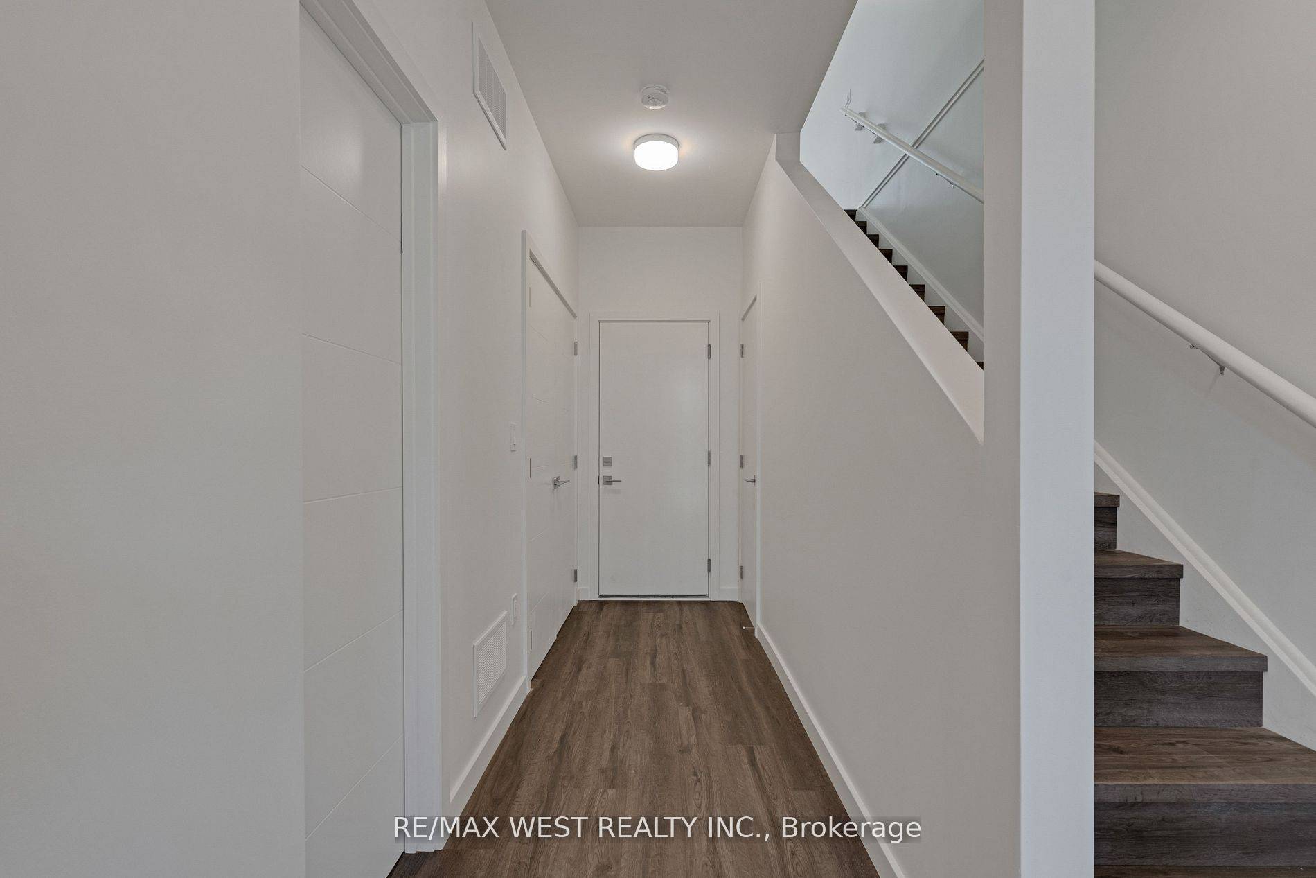 Barrie, ON L4N 9J6,10 Rainwater LN