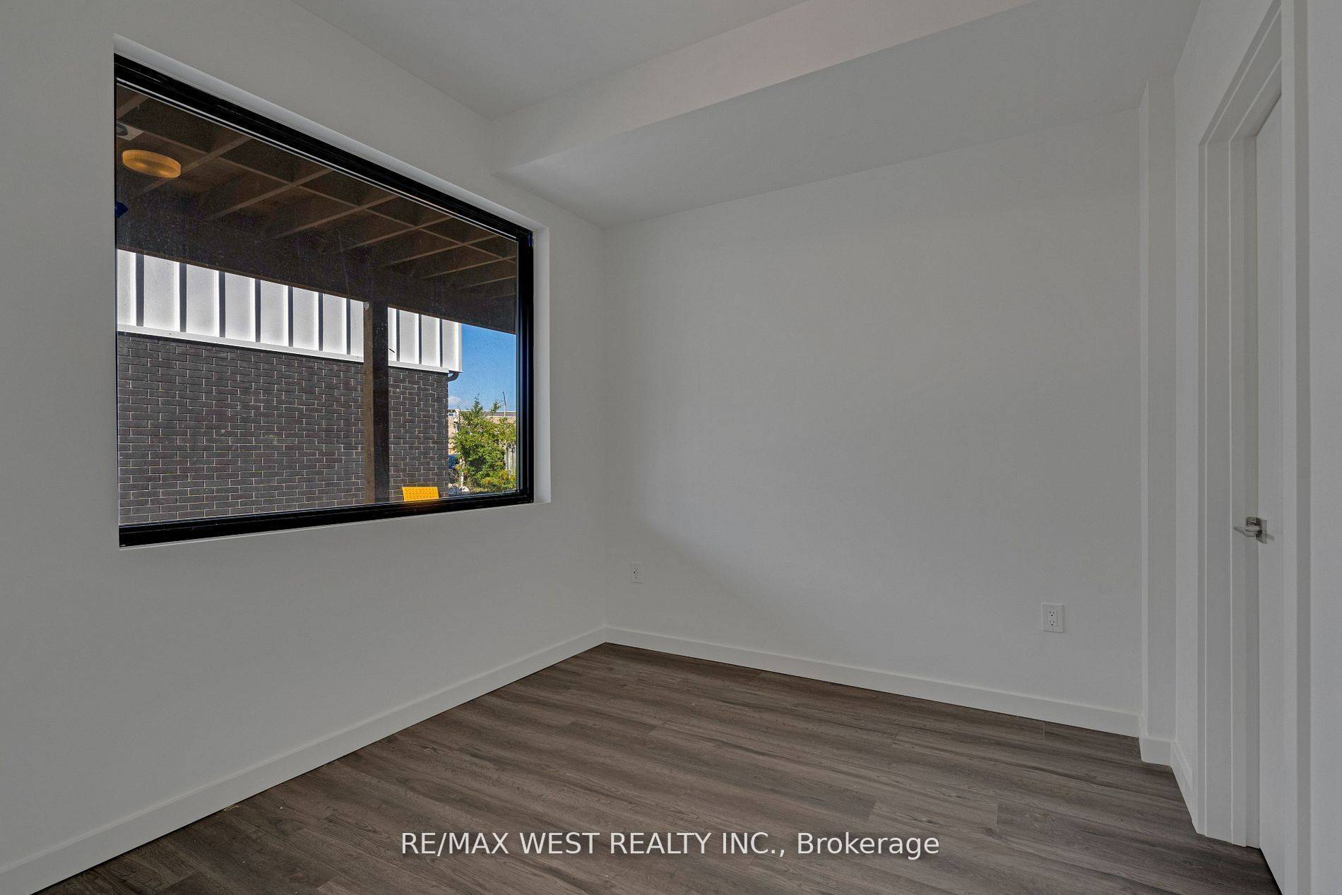 Barrie, ON L4N 9J6,10 Rainwater LN