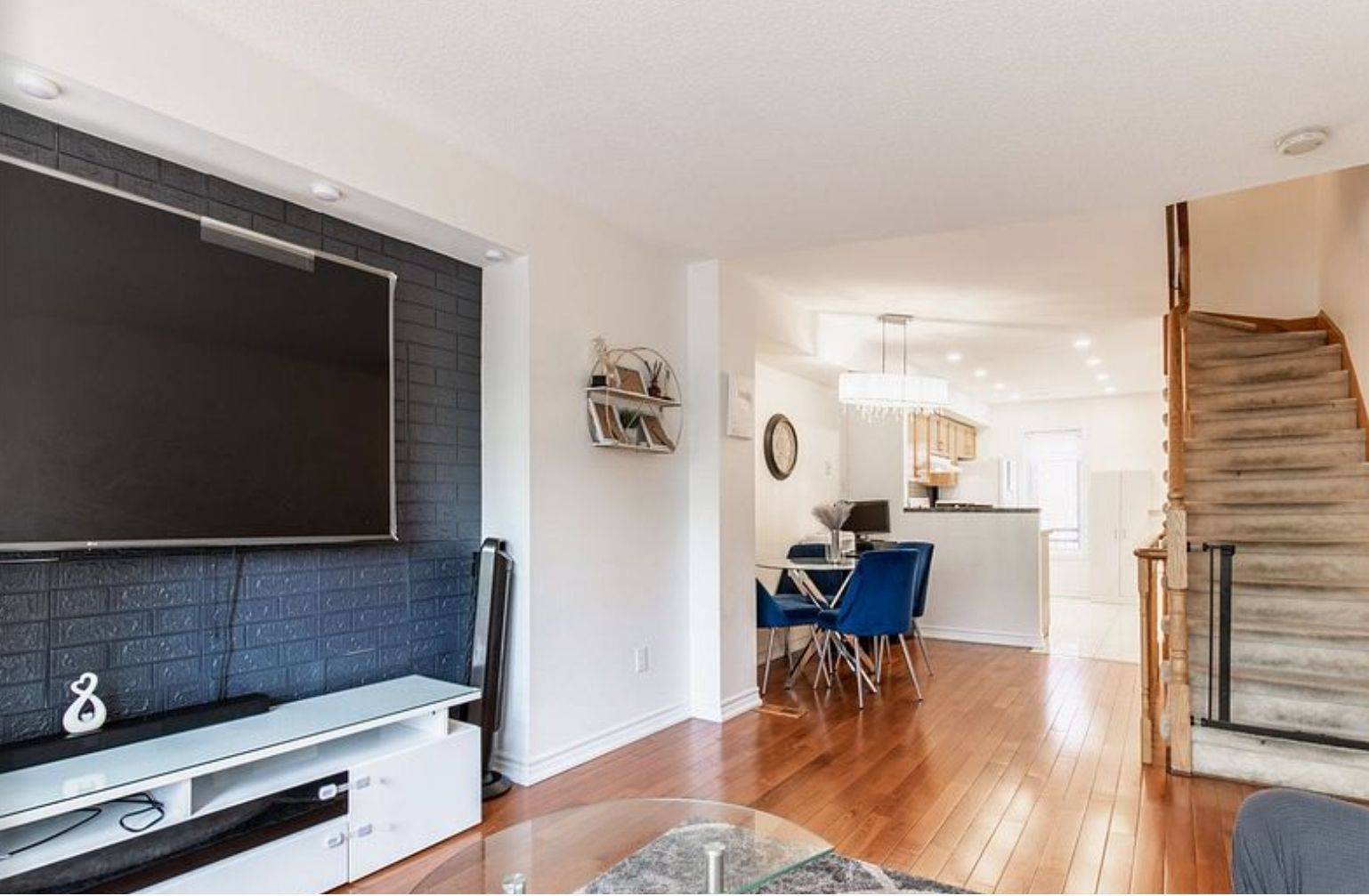 Mississauga, ON L5N 7G1,3895 Doug Leavens BLVD #39