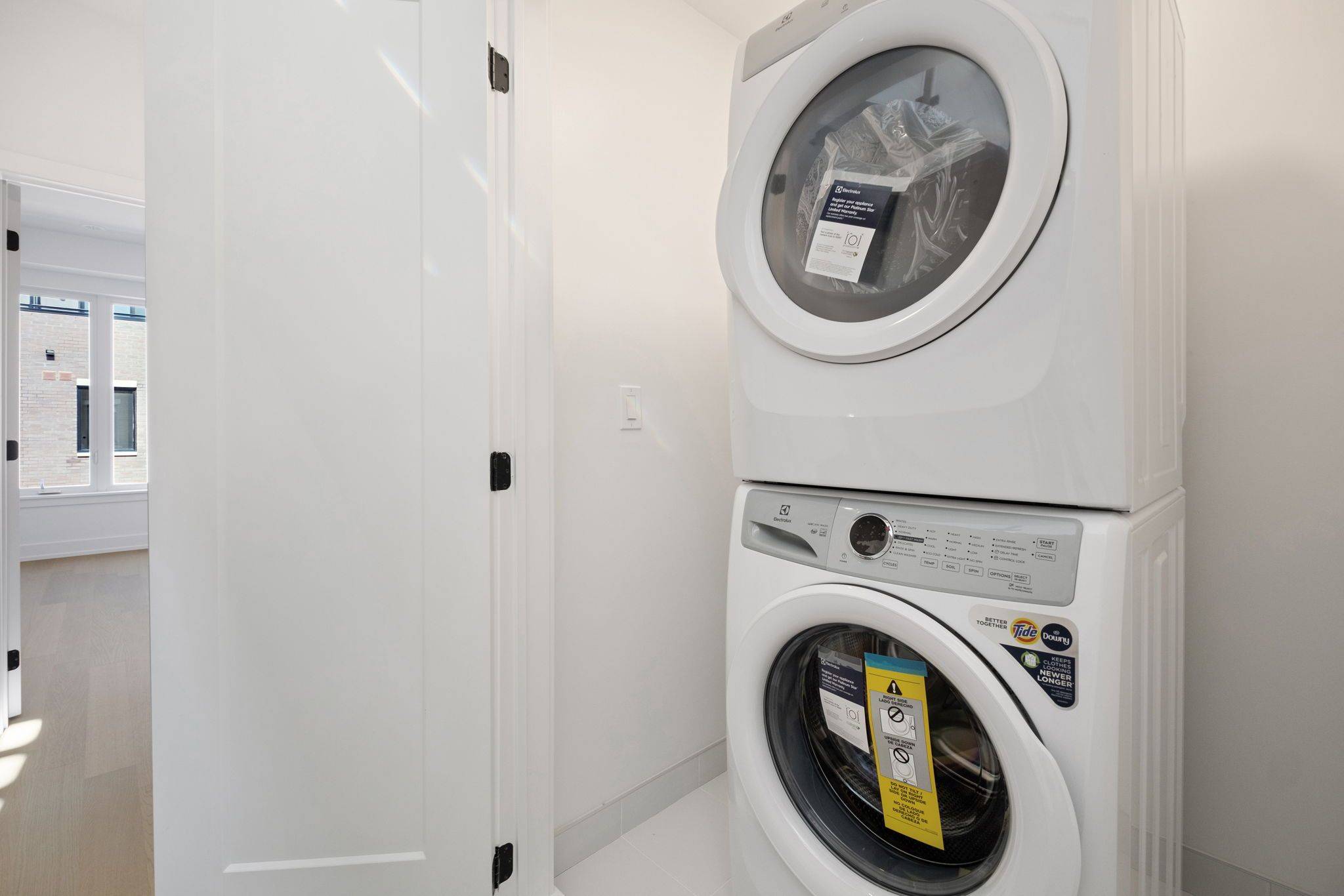 Mississauga, ON L5H 0B2,55 Lou Parsons WAY #94