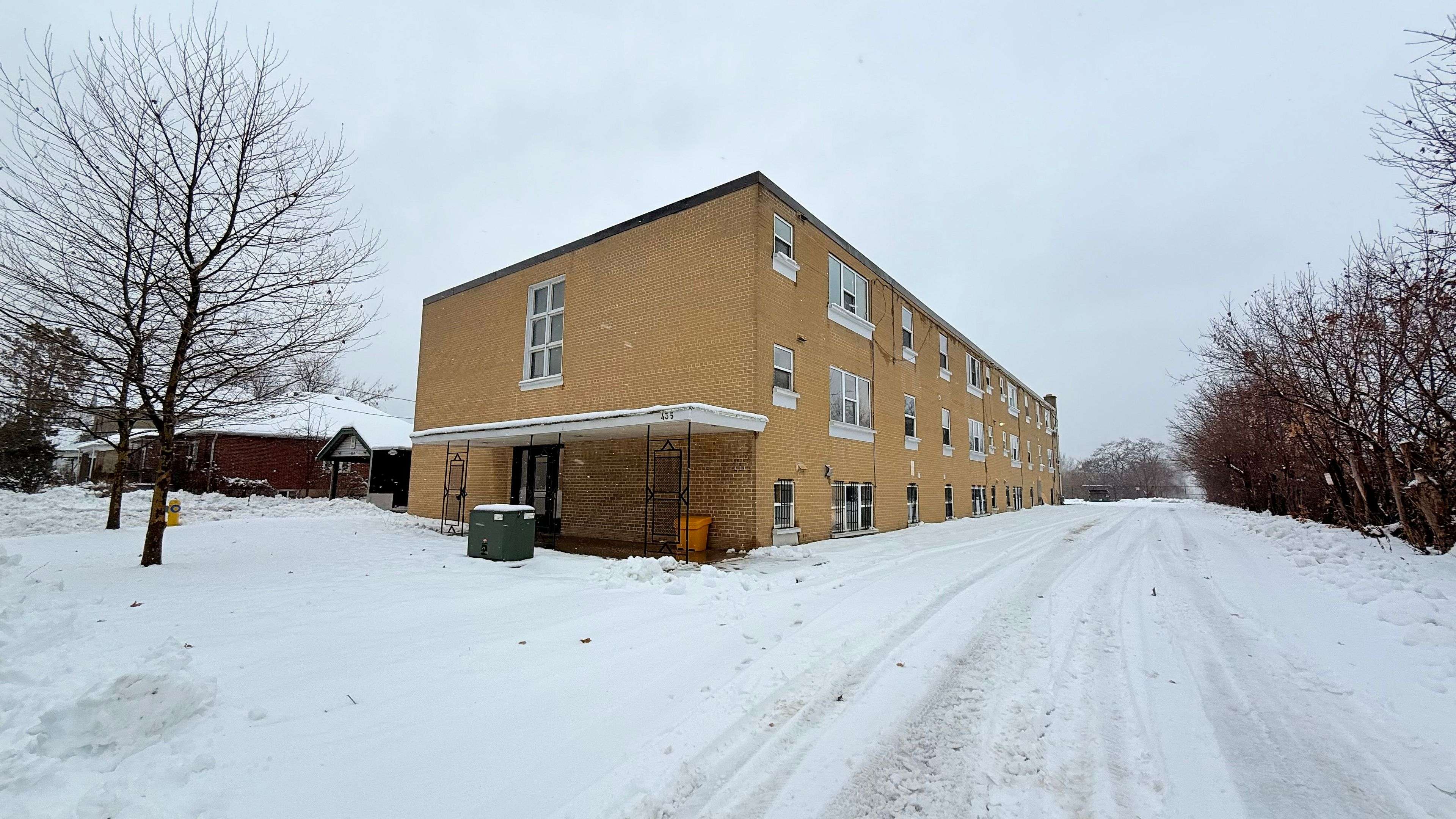 London East, ON N6B 1A6,435 Nelson ST #13