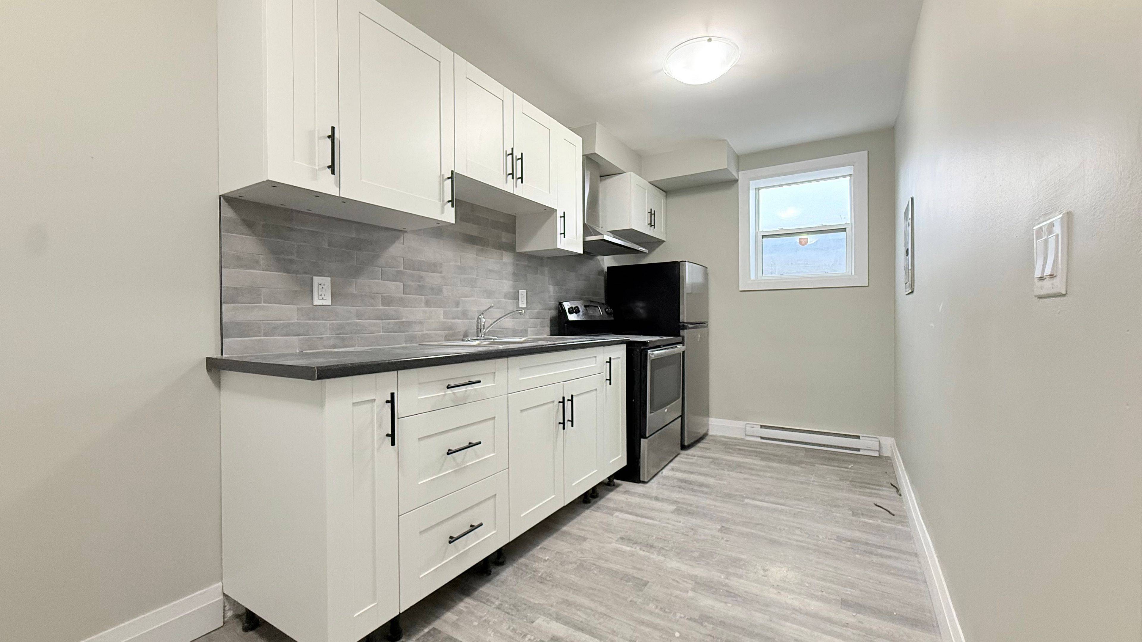 London East, ON N6B 1A6,435 Nelson ST #13